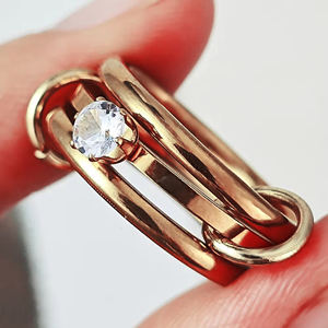Elegante Juego de Anillos Apilables de Oro Sólido de 18K con Diamantes de Laboratorio, Diseño de Banda Giratoria Conectada, Anillo Entrelazado, Regalo de Aniversario - Product Image 4