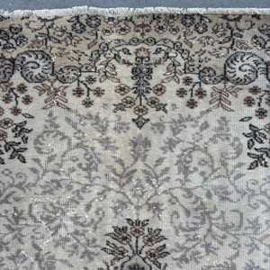 Vintage 5.7x9 ft Turkish <b>Wool</b> Rug Eco-Friendly Patchwork Design with <b>Brown</b> Plants & Trees Latex Backing - Product Image 5