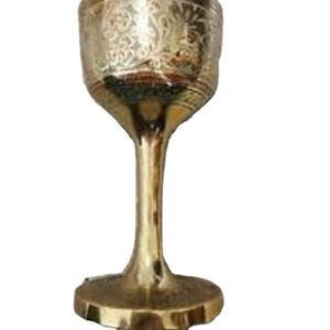 แก้วไวน์ทองเหลืองทำมือ สลักลายสวยงาม ถ้วยโลหะวินเทจ ของใช้ในบาร์โบราณ ของขวัญแต่งงาน ของตกแต่งโต๊ะอาหารสุดหรู - Product Image 1