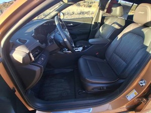 Auto Usado Confiable, Buick Envista Avenir 2025, SUV de 4 Puertas (1.2L 3 Cilindros Turbo 6A) - Product Image 3