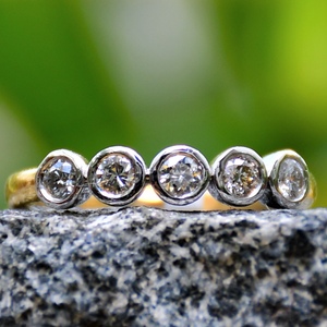Auténtico original 14K y 18K Impresionante anillo de diamante Pieza de joyería de diamante natural - Product Image 1