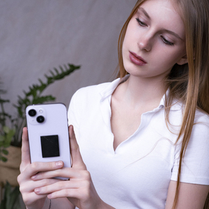 Pegatina rectangular de shungita sin pulir para teléfono, 1.2*1.6 pulgadas (30*40 mm) - Product Image 4