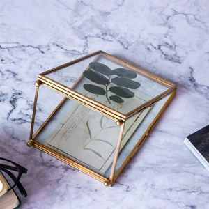 Home Decorative Tabletop Decoration Metal Border Clear <b>Glass</b> <b>Photo</b> <b>Frame</b> Gold Finished Unique Shape Custyomized Size <b>Photo</b> <b>Frame</b> - Product Image 1