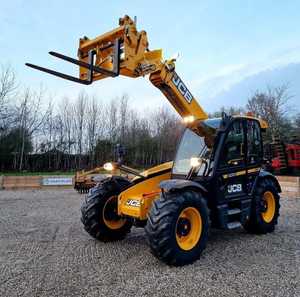 Chariot télescopique agricole JCB AGRI Diesel 4x4, capacité de levage de 6 m, charge nominale de 3,2 tonnes, manutacteur de matériaux agricoles - Product Image 4