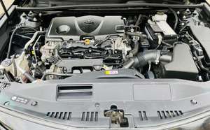 Toyota Camry XSE 2019 d'occasion, berline, moteur essence 8L, boîte automatique, pneus R17, sièges en cuir, conduite à gauche, couleur foncée - Product Image 5