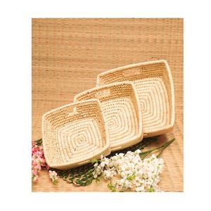 Cesta de hierba Sabai hecha a mano por artesanos expertos con tejido rústico perfecto para almacenamiento y organización decorativa del hogar - Product Image 1