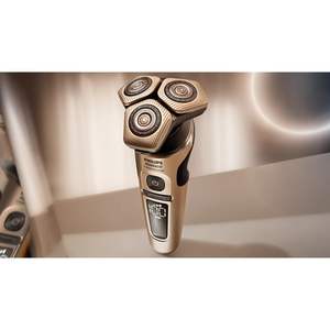 Afeitadora Eléctrica de Doble Cuchilla con Carga Inalámbrica, Sistema de Limpieza, Carga Rápida, Resistente al Agua IPX7, Estuche Premium - Para Uso en Seco y Húmedo, Lavable - Product Image 2