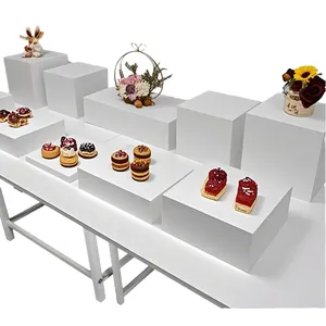 ชุดตั้งโชว์อะคริลิคสีดำและขาวเป็นมิตรต่อสิ่งแวดล้อมทันสมัยชั้นวางโชว์อาหารขายปลีกสำหรับเค้กแต่งงานน้ำหอมของหวาน - Product Image 1