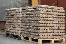 Charbon de bois noir en bâtonnets, bois dur, combustible pour barbecue, valeur calorifique 7000-8000 Kcal/Kg - Product Image 4