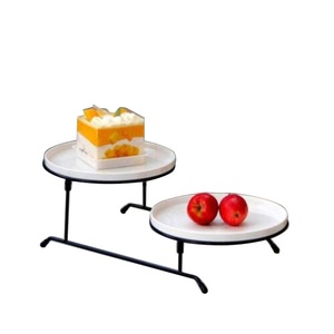 Support à plateau décoratif en métal gravé à la main, finition noire antique, à 2 niveaux, pour décorations d'hôtel, fêtes de Noël et mariages - Product Image 1