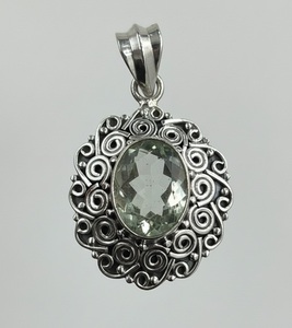 Colgante de Plata de Ley 925 con piedra preciosa de amatista verde, joyería de plata de diseñador hecha a mano, colgante de amatista verde ovalado de La India - Product Image 1