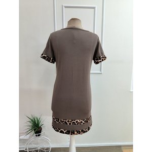 Vestido Corto Modal para Mujer, Cuello Redondo, Manga Corta, Detalle de Rayas de Leopardo, 35125 - Café con Leche - Product Image 6