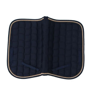 Tapis de selle de dressage en velours de luxe avec broderie de logo personnalisé, tapis d'équitation haut de gamme avec doublure anti-humidité et passepoil doré - Product Image 6