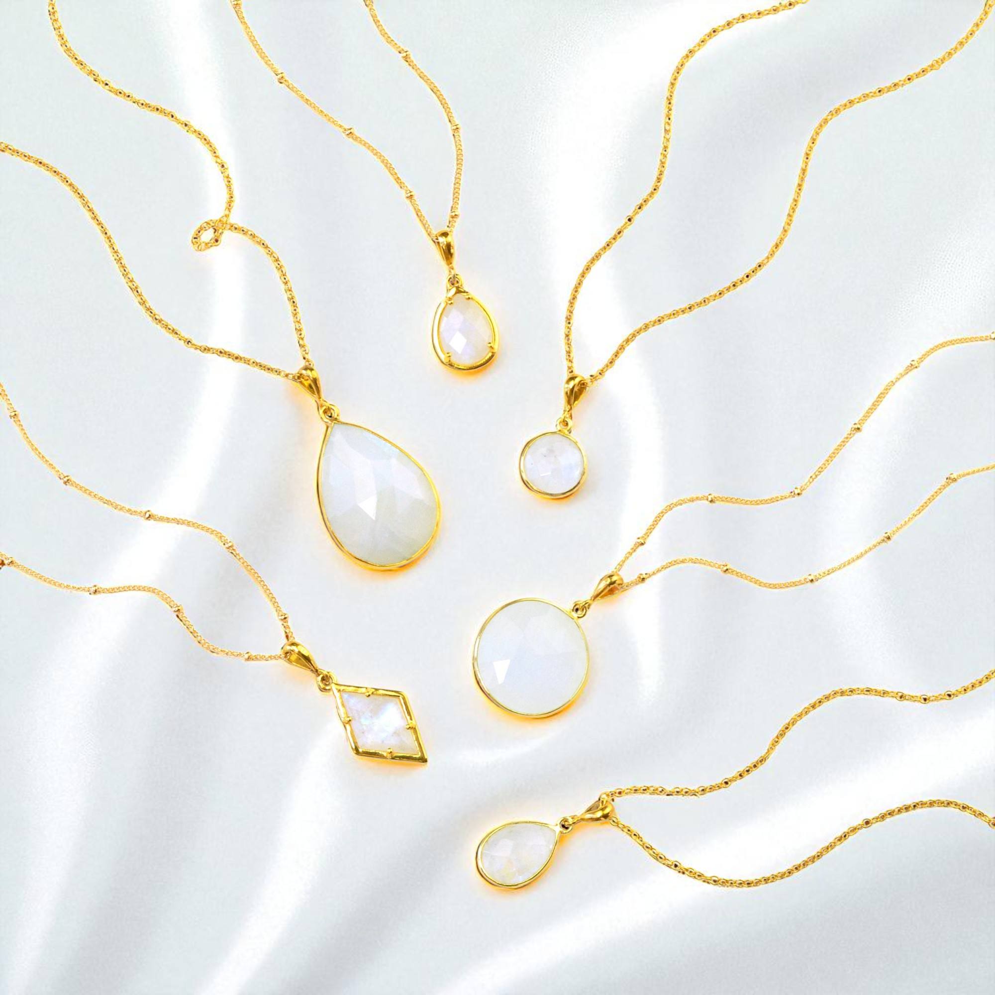 มูนสโตนสีรุ้ง