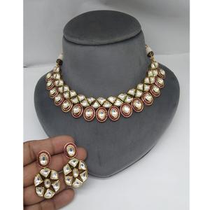 Parure de collier ras-du-cou et boucles d'oreilles ethniques de luxe pour femme, en laiton plaqué or et moissanite, idéale pour mariages, anniversaires et fiançailles - Product Image 1