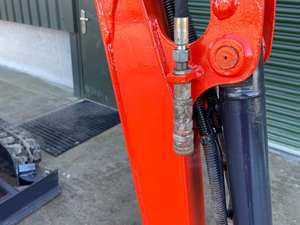 Mini-excavatrice sur chenilles de haute qualité 2 tonnes KX008-3 avec moteur hydraulique Eaton, livraison rapide, prix d'usine, vente chaude - Product Image 4