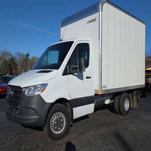 Mercedes-Benz Sprinter 4500 2023 en parfait état - Product Image 1