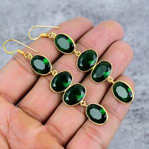 Pendientes de diópsido de cromo hechos a mano de cuatro piedras preciosas Plata de Ley 925 con chapado en oro Declaración de mujer Diseño colgante ovalado Regalo - Product Image 1