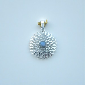 Colgantes con Diseño de Flores, Colgante de Plata de Ley 925 Maciza con Piedra Preciosa de Labradorita de Corte Redondo, Joyería - Product Image 2