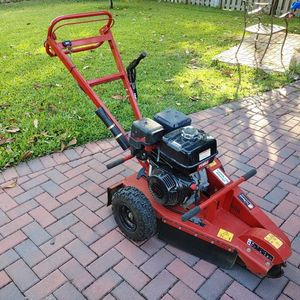 Máquina Trituradora de Tocones Nueva y Usada, Diésel y Gasolina, para Cuidado Profesional de Árboles, Jardinería y Desbroce - Product Image 3