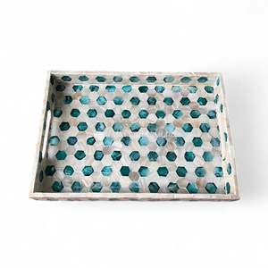 Bandeja de Servir Hecha a Mano con Madreperla, Decorativa con Incrustaciones de Concha, Ecológica, para Uso en Mesa, Vietnam - Product Image 2