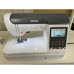 Qualité 100% garantie sur la nouvelle machine à coudre et à broder informatisée SE2000 - Product Image 1