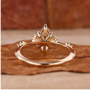 Trendy Cluster Set Lab Grown Marquise Cut Diamond Solitaire Anillos para mujeres Hecho en oro sólido de 10kt - Product Image 4