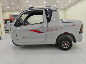 Motocarro Elettrico a Tre <span class=keywords><strong>Ruote</strong></span> 60V 1500W con Cabina Chiusa e Carrozzeria Aperta - Product Image 4