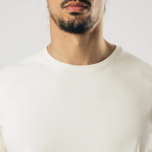 Camiseta holgada de algodón para un aspecto elegante: un ajuste relajado y moderno que ofrece comodidad, perfecta para días activos y ropa informal - Product Image 5