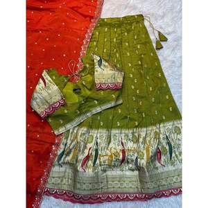 Conjunto de 3 Piezas de Lehenga de Seda Sólida para Mujer, Elegante para Fiestas - Product Image 2