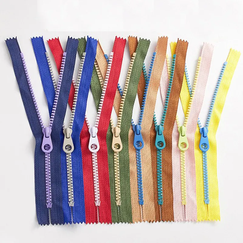 Fábrica Atacado multicolor em estoque arco-íris zipper alta qualidade #5 Plástico Fechado-end Resina Zippers
