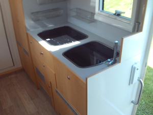 Unidad de Tractor/Remolque Pesado Usada 2024, Remolque de 2 Ejes con Transmisión Hidráulica, Transmisión Automática, Emisión Euro IV, 4.1-6L - Product Image 3