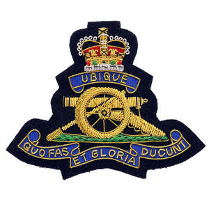 Insignes de lingots de Style de luxe sur mesure de haute qualité avec épingle Nouveau Design Premium Fashion Brodé Badges à coudre Style Vintage - Product Image 6