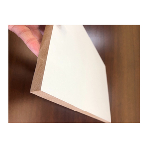 Calidad asegurada Venta mundial Uso de decoración Grado E1 E2 E0 Tamaño personalizado MDF Contrachapado de caucho y material de roble - Product Image 1