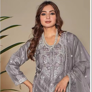 Costume d'hiver élégant ethnique pakistanais Top en organza Dupatta avec fond Santoon Embelli lourd Salwar Kameez Numéro de modèle Fantaisie - Product Image 1