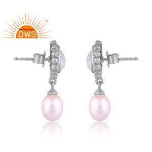 ต่างหูอัญมณีธรรมชาติสีเงินสเตอร์ลิงประดับมุกและพระจันทร์สีรุ้งผู้ผลิตเครื่องประดับตามสั่ง - Product Image 3