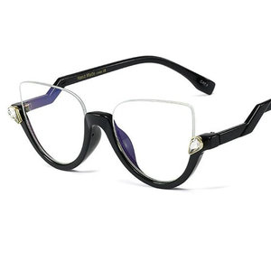 Occhiali Vintage Mezza Montatura Occhio di Gatto con Strass Lenti in Policarbonato UV400 Leggeri alla Moda Quadrati Beige Bianco Viola Rosso - Product Image 6