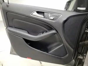 MERCEDES-BENZ Classe B électrique d'occasion 2016 (conduite à gauche/droite) - Product Image 3