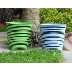 Lot de 2 jardinières en métal vert et bleu à ligne horizontale pour jardinière en forme de seau décorative pour jardin extérieur - Product Image 1