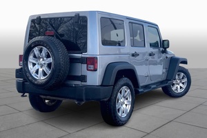 Jeep Wrangler JK Unlimited Sahara V6 SUV 2018 Usado - Listo para Enviar - Product Image 3