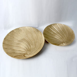 Bandeja de Servicio de Aluminio Fundido con Superficie Antideslizante que Garantiza el Transporte Seguro de Cristalería y Platos Pesados - Product Image 1