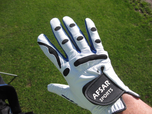 Vente en gros de gants de golf confortables en cuir de mouton de haute qualité pour gaucher avec logo et couleur personnalisés - Product Image 6