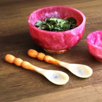 Set Mangkuk Sajian Salad Resin Epoksi Ramah Lingkungan Buatan Tangan Premium, Aman untuk Mesin Cuci Piring, Sendok Berhias Manik-Manik, Motif Marmer Merah Muda, Peralatan Salad