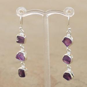 Pendientes colgantes finos de plata de ley sólida 925, pequeños y delicados pendientes artesanales bohemios de amatista en bruto, piedras preciosas moradas naturales - Product Image 1
