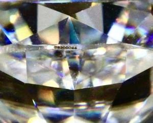 Lite Green Radiant Cut Moissanite VVS1 Pierre précieuse en vrac - Product Image 2