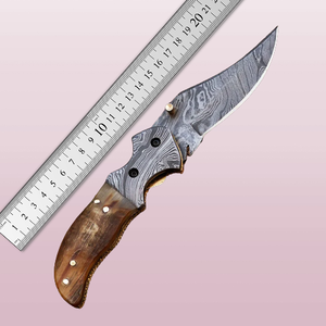 Couteau de poche pliant fait main en acier damas avec gaine en cuir Couteau utilitaire OEM personnalisable Offre Spéciale - Product Image 3