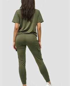 Conjuntos de mujer de invierno de alta calidad Chándales gruesos de talla grande Dos piezas Color sólido Jogger Logotipo personalizado Conjunto de 2 piezas Conjunto de trajes - Product Image 1