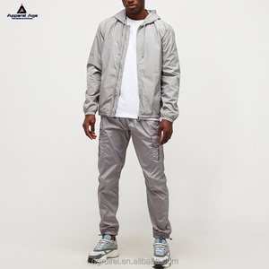 Vente en gros de coupe-vent de pluie de haute qualité veste coupe-vent sport OEM légère et imperméable à capuche pour hommes - Product Image 4