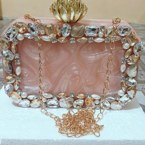 Monederos de lujo de diseño único personalizados para mujer, bolso de mano de resina epoxi, cierre abierto, perla, elegante Botón de diamantes de imitación - Product Image 6