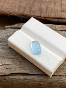 พลอยคาโบชองทรงยาวสีฟ้าอมเขียวสีธรรมชาติมีความมันวาวหลวมสำหรับทำเครื่องประดับ2.83กะรัต - Product Image 5